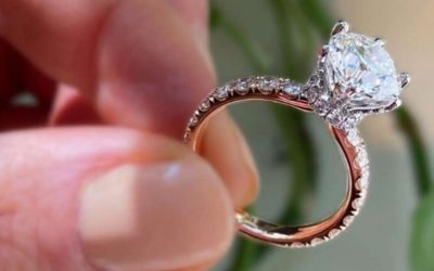 BEGIN YOUR YEAR WITH THE PERFECT PROPOSAL: YOUR GUIDE TO BUYING AN ENGAGEMENT RING