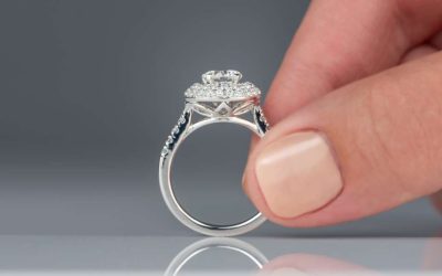 CHOOSING THE RIGHT ENGAGEMENT RING